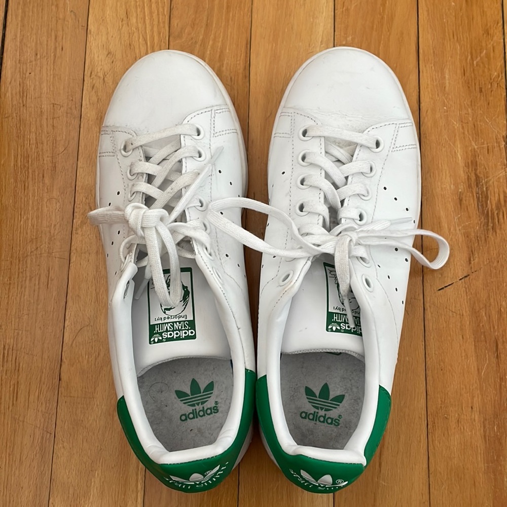 Stan Smith Size 6.5 comprable to women’s 8